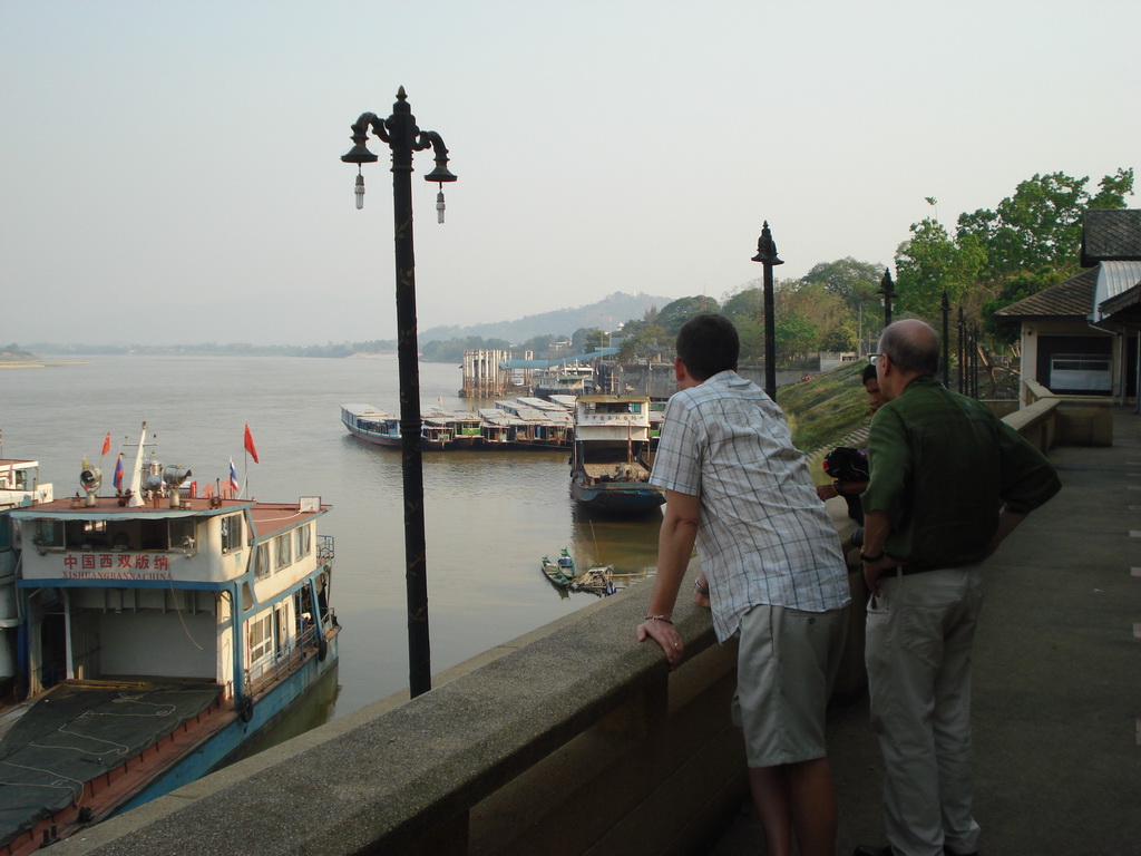 chiang khong border